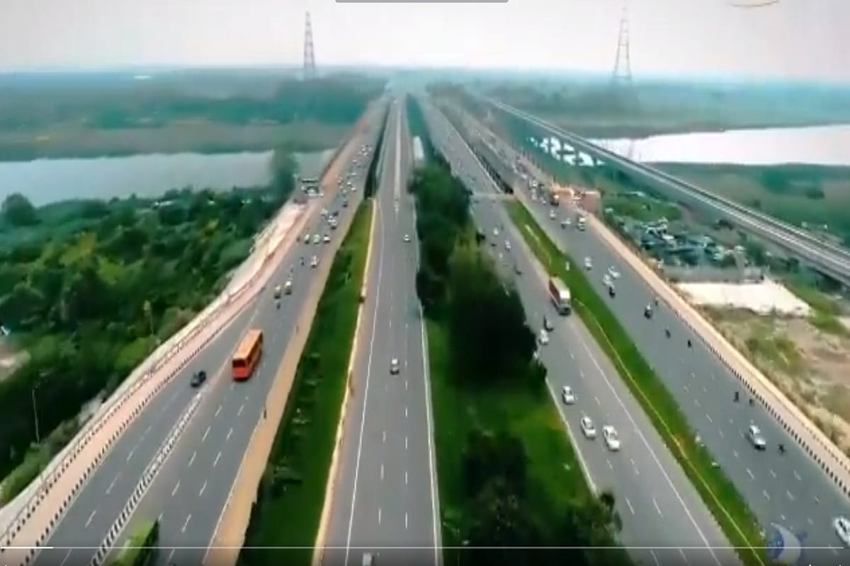 Union Minister Nitin Gadkari showed live report of Delhi-Meerut Expressway from video