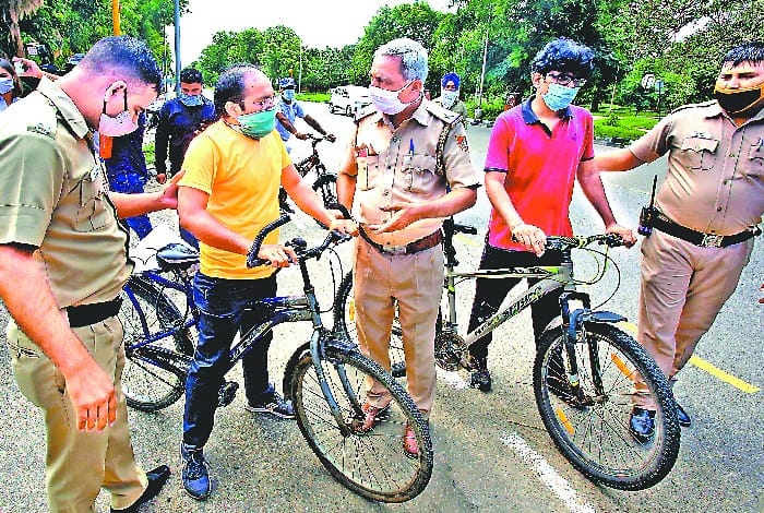 Parents going to protest against private schools in chandigarh
