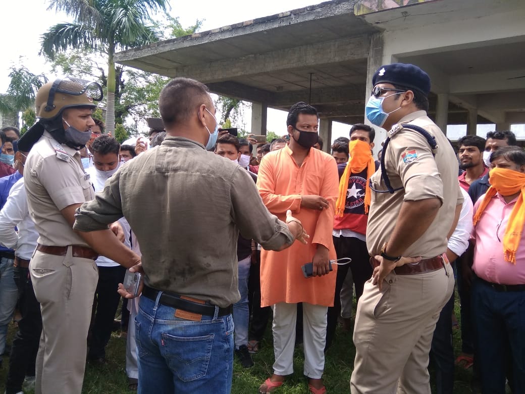 haridwar news: Protest against administrative team came after nainital High Court order to remove 15 temples