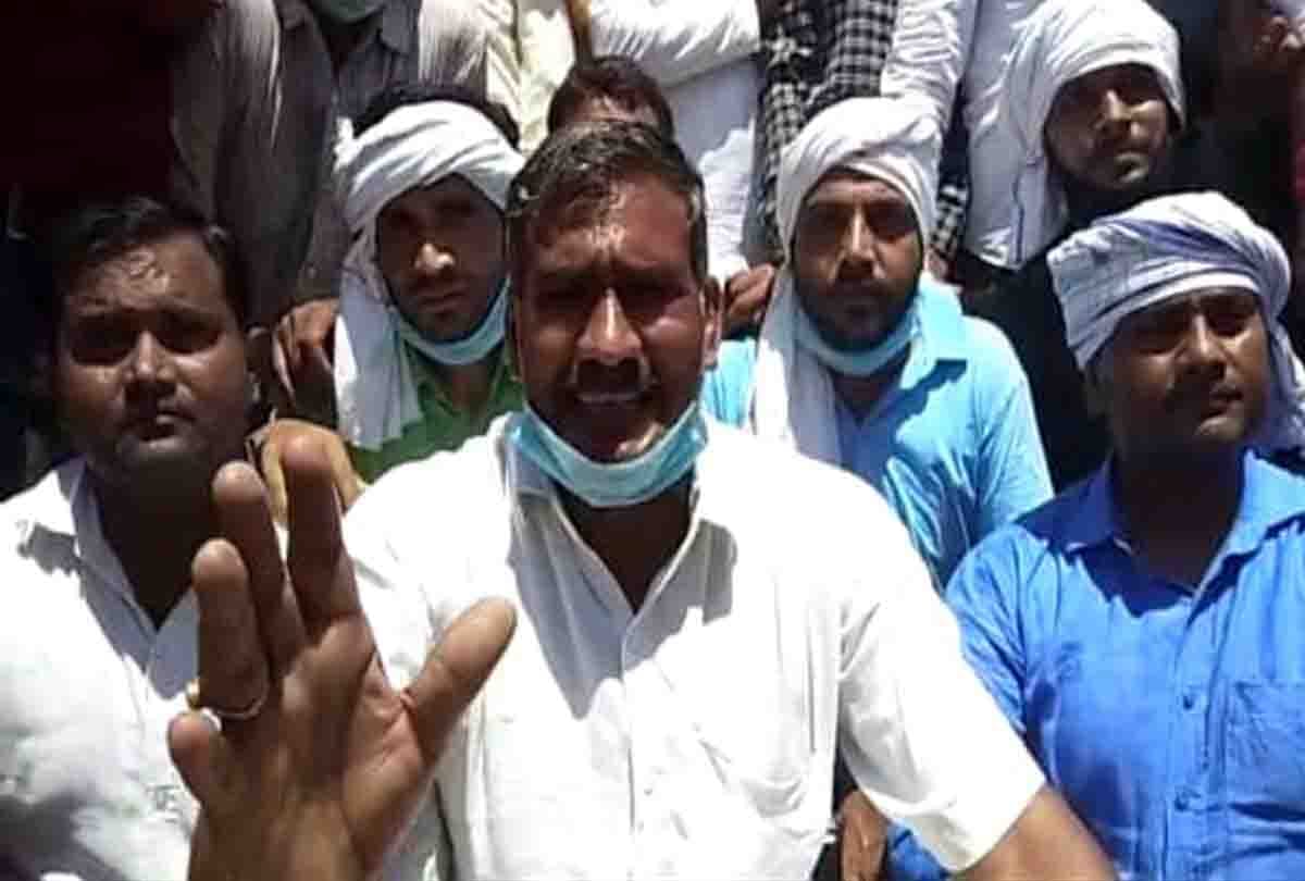 Stoned in SP-BJP supporters during LDB polling in Kannauj, SO injured
