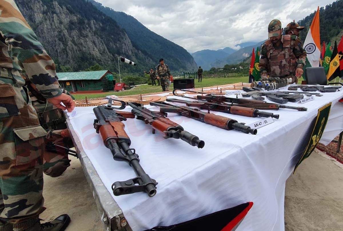 arms and ammunation recorved in Uri Sector of Baramulla District