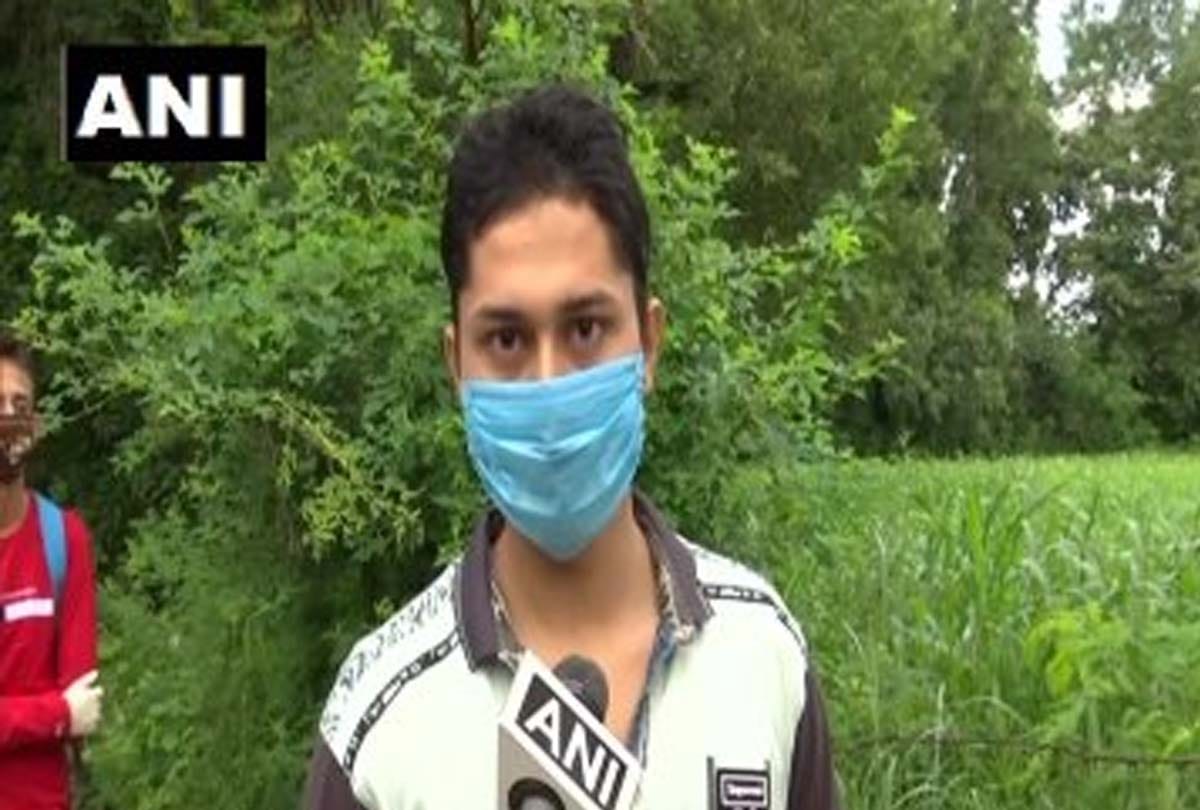 JEE exam begins, student said Government's decision is right, otherwise our one year is wasted
