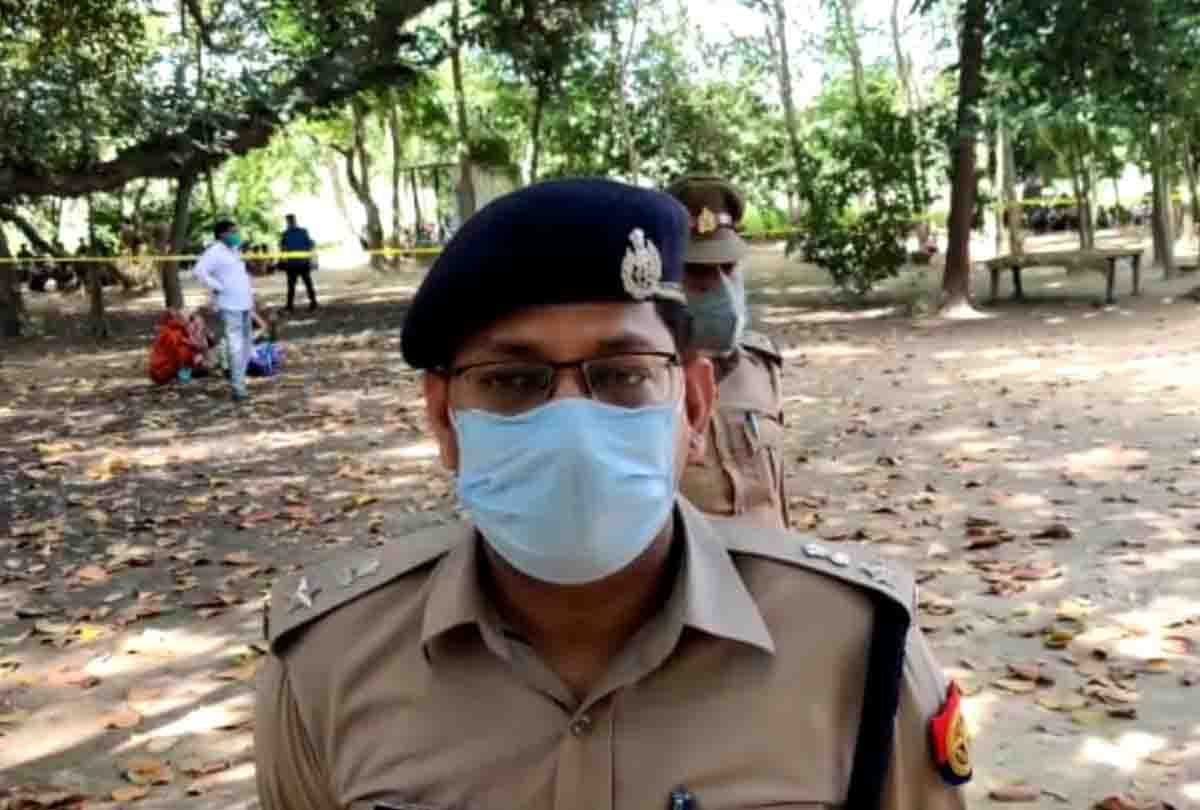 UP: Three people from the same family crushed to death in Hardoi