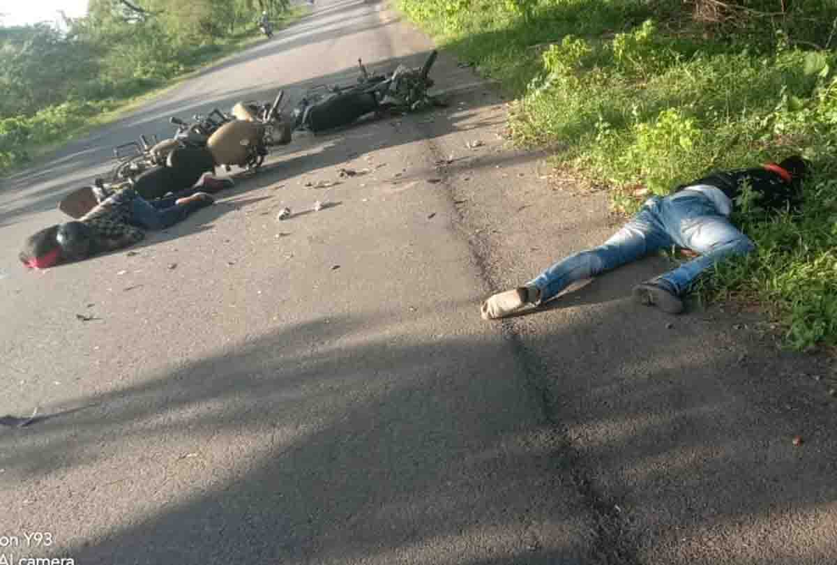 Banda: Two bikes collapse face-to-face, both bikers are dead