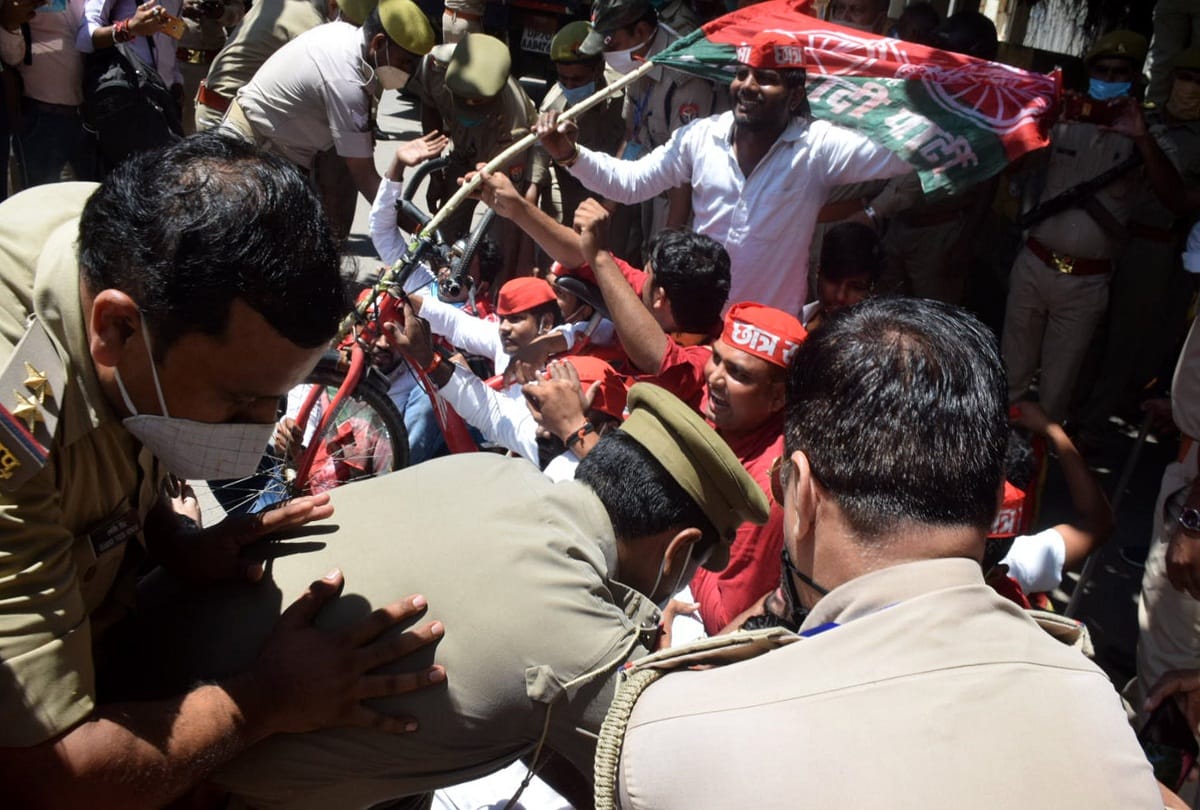 samajwadi party prayagraj news: 26 students detained for stopping cycle trip