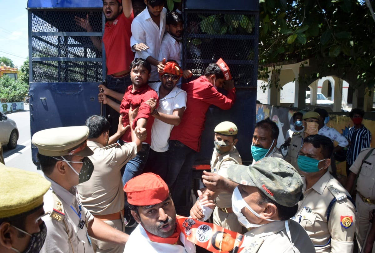 samajwadi party prayagraj news: 26 students detained for stopping cycle trip