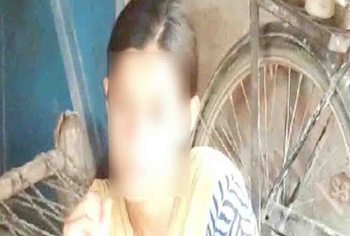 Girlfriend reaches village 300 km away to marry WhatsApp lover