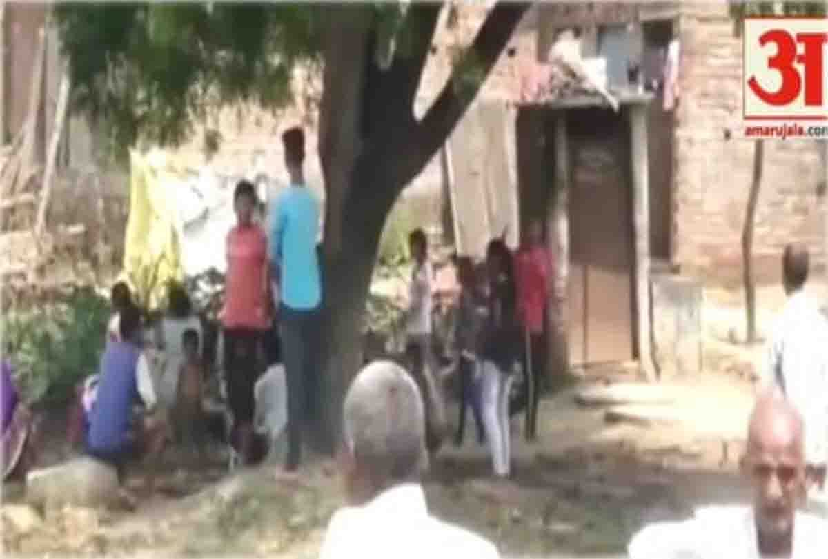 Girlfriend reaches village 300 km away to marry WhatsApp lover