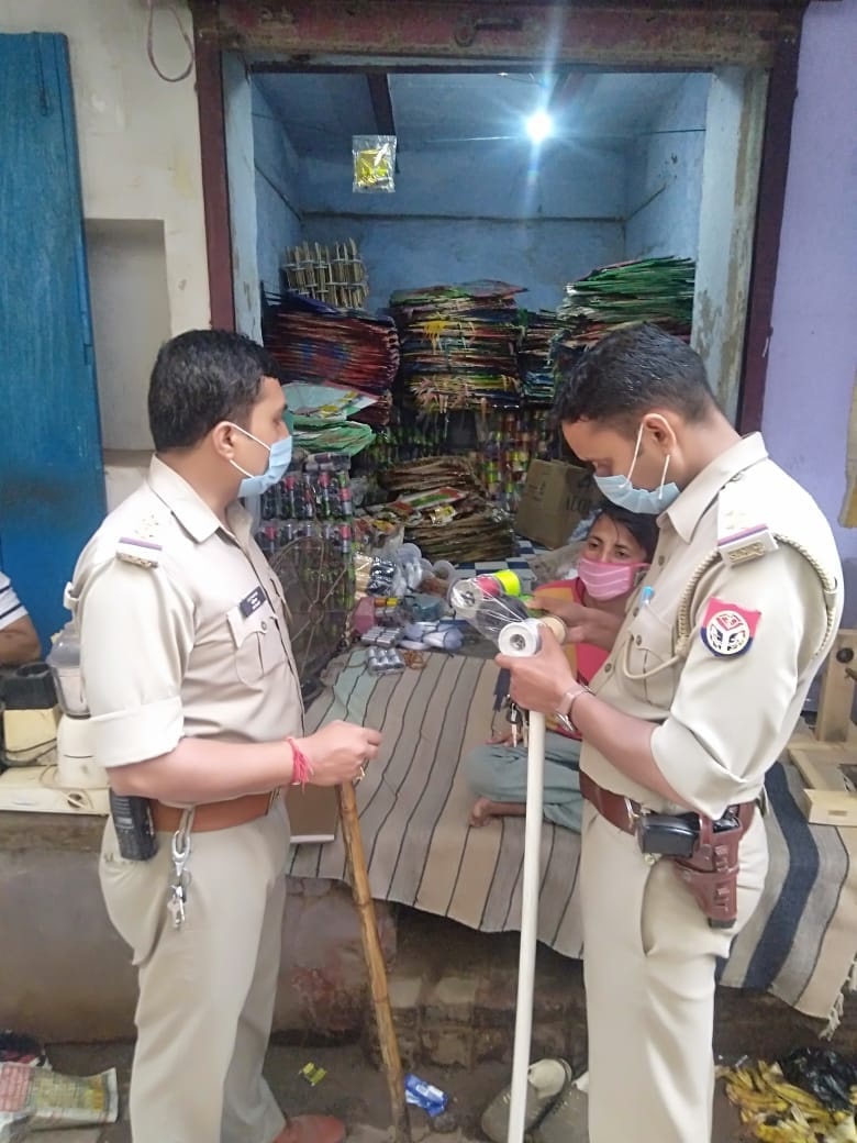 Varanasi police raids against Chinese Manjhe