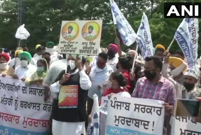 Aam Admi Party Protest in Ludhiana against Scholarship Exam