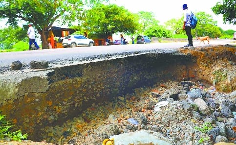 Bareilly-Badaun Highway: put up sign boards but the pits are not filled
