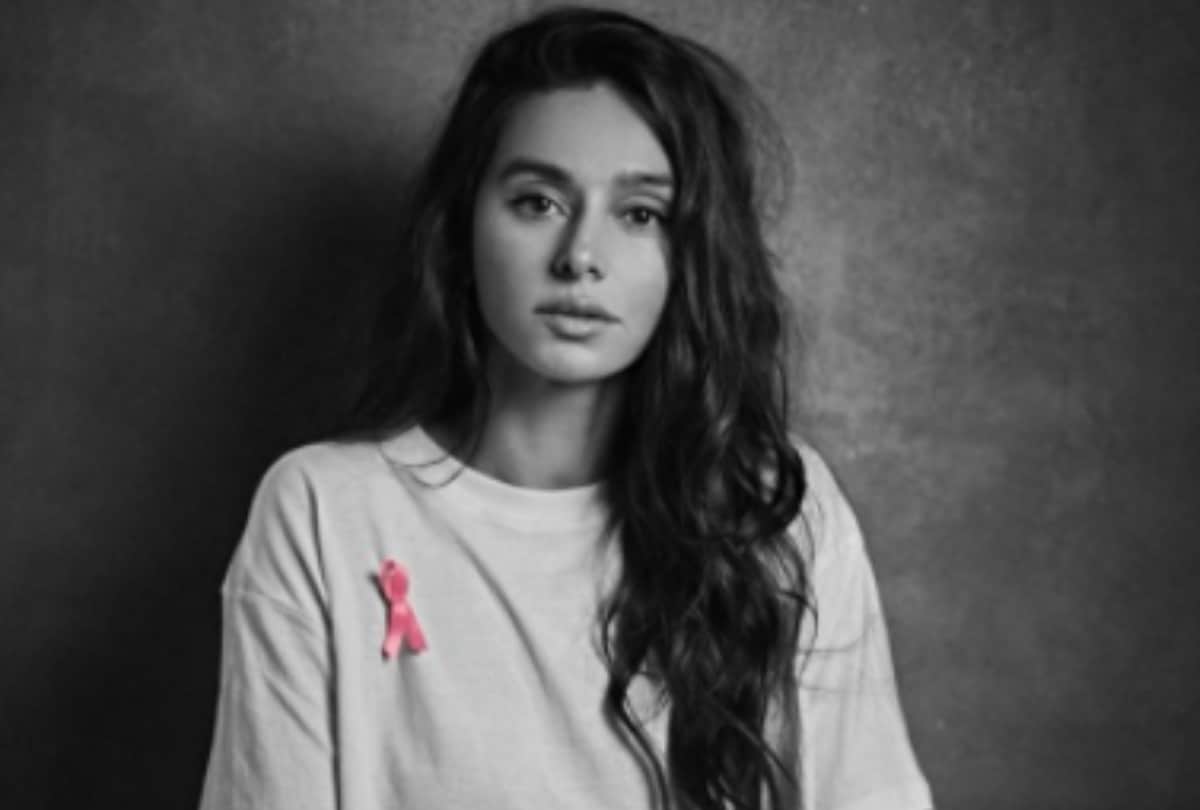 -Sushant Singh Rajput Case News: Shibani Dandekar Vishal Dadlani Sussanne Khan Support Justice For Rhea Chakraborty