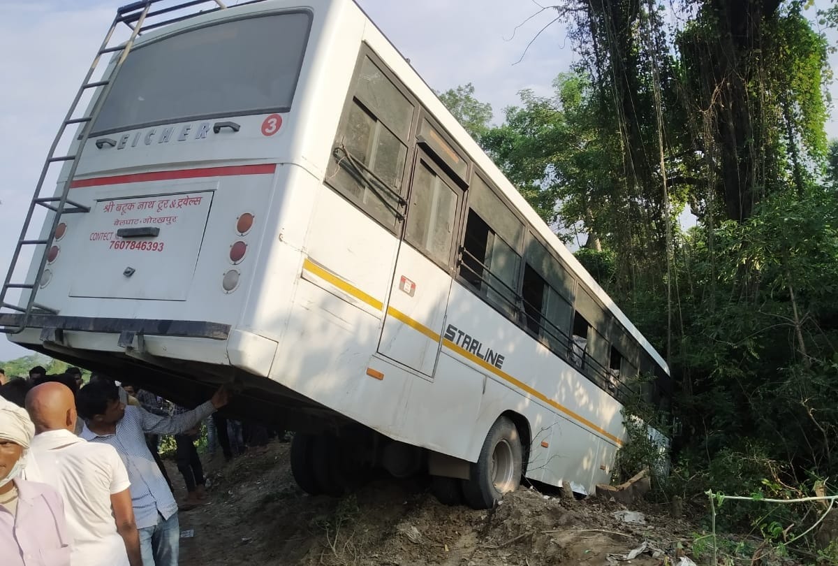 Many enjured during road accident in Basti