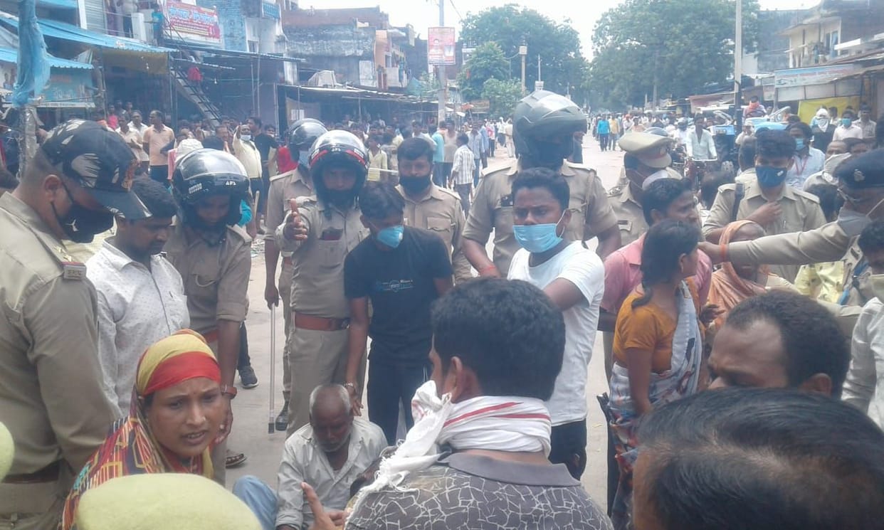 Road was blocked by keeping the dead body of the Galla businessman on the road