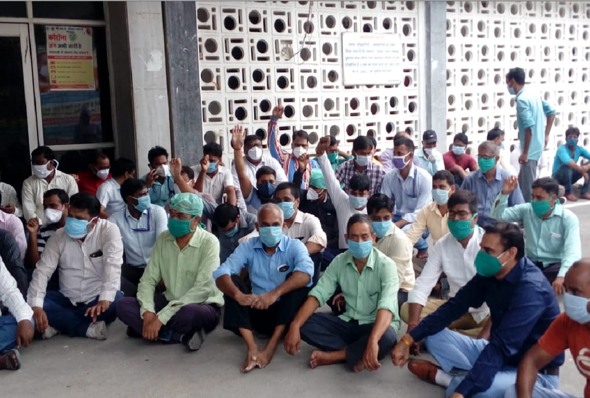 Junior doctors beat lab technician in BRD Medical college gorakhpur