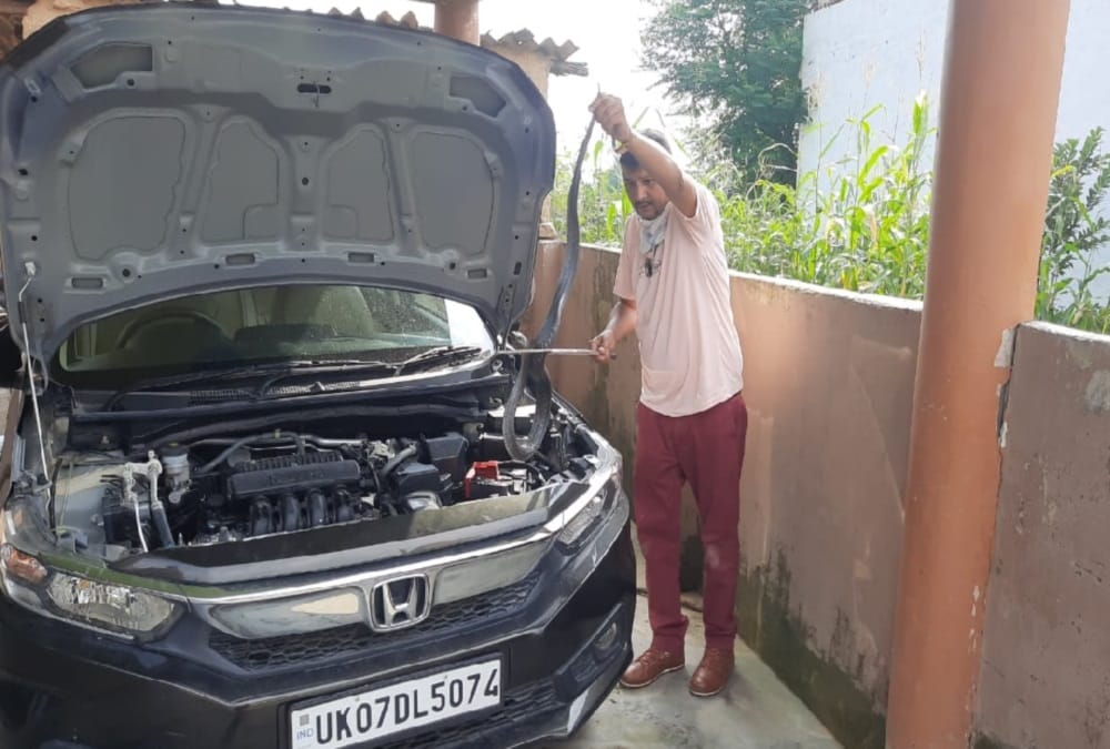 Dehradun: Cobra Found in car engine in house