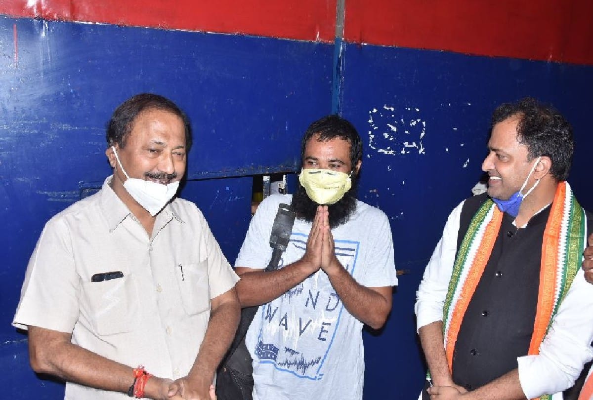 Dr Kafeel Khan released from Mathura jail after Allahabad High Court order