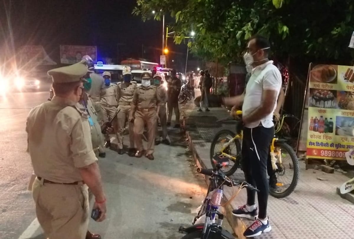 SSP Joginder Kumar and SP City Dr. Kaustubh set out on bicycle in Gorakhpur