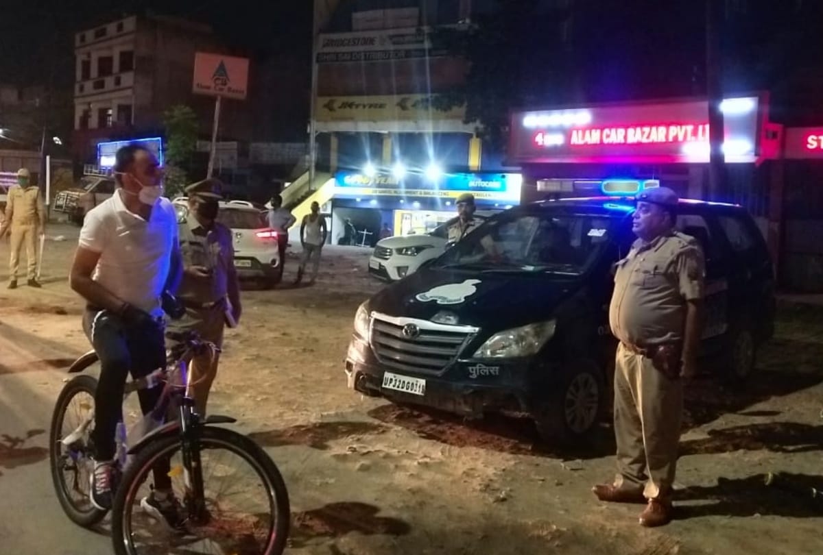 SSP Joginder Kumar and SP City Dr. Kaustubh set out on bicycle in Gorakhpur