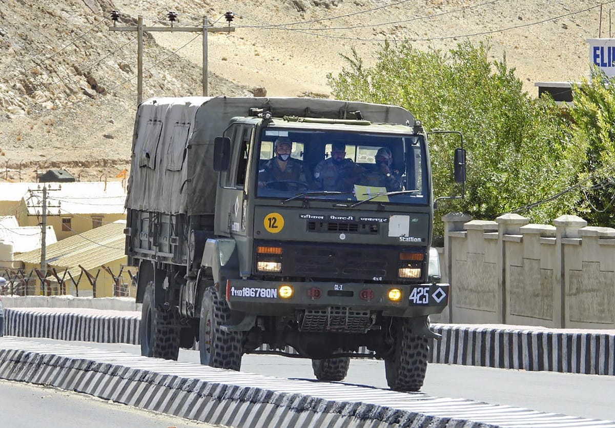 indian army vehicle accident in kashmir today news latest update