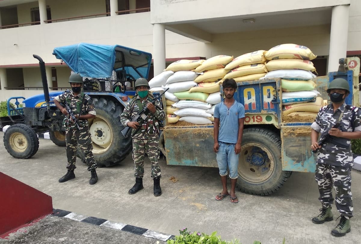 Smuggler arrested with tractor trolley on Indo-Nepal border