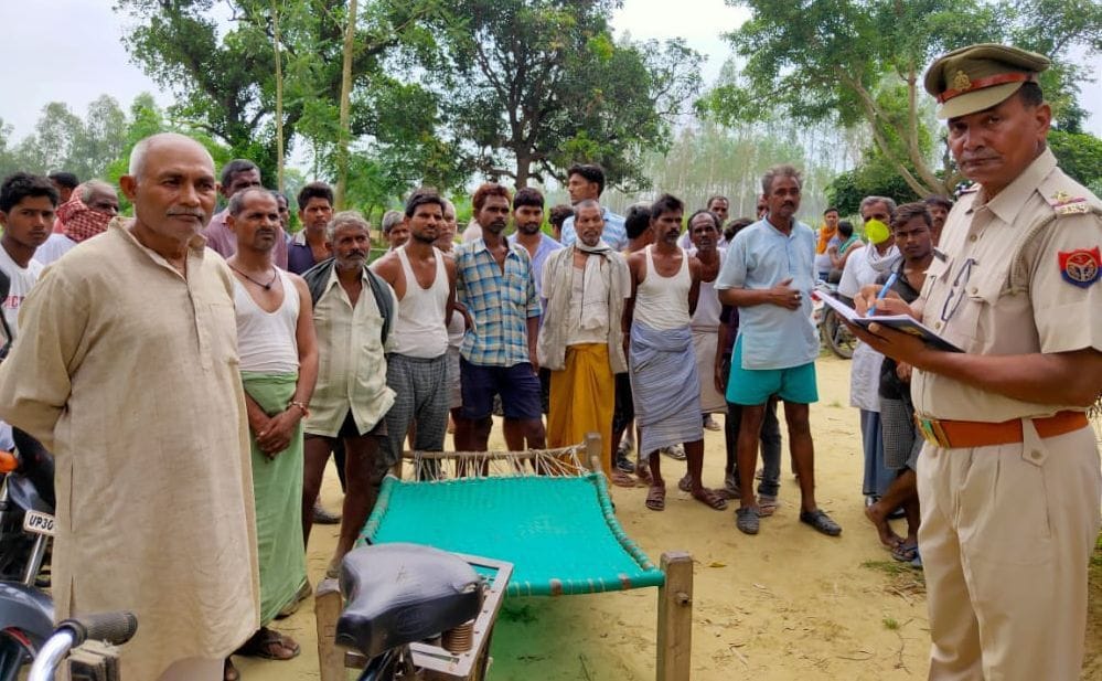 phaansee par latakata mila kisaan ka shav