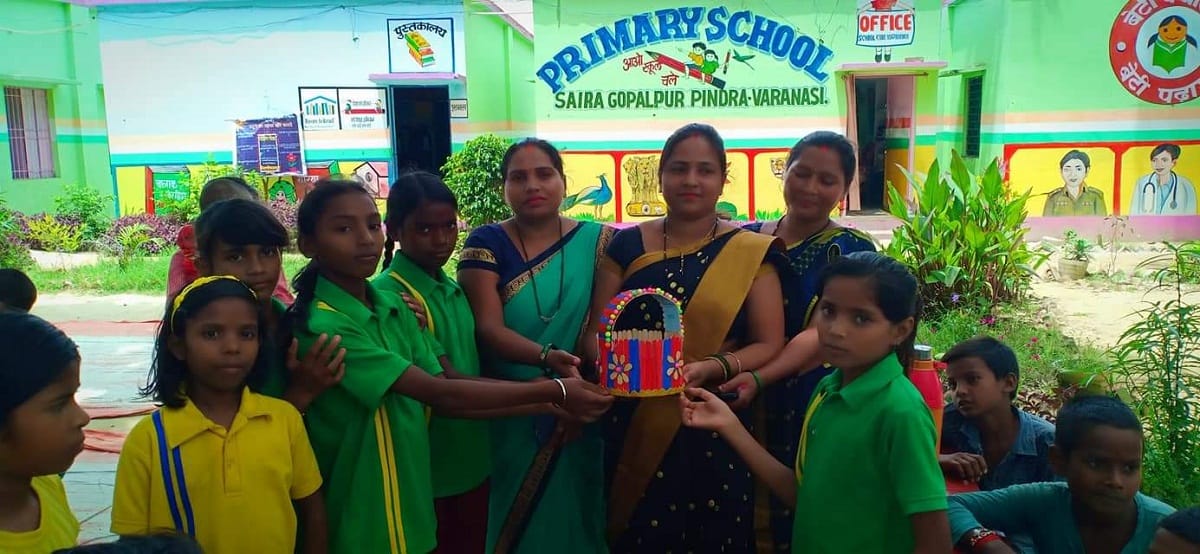 One such government school in UP, where the board of 'no admission' had to be installed, know what is the reason