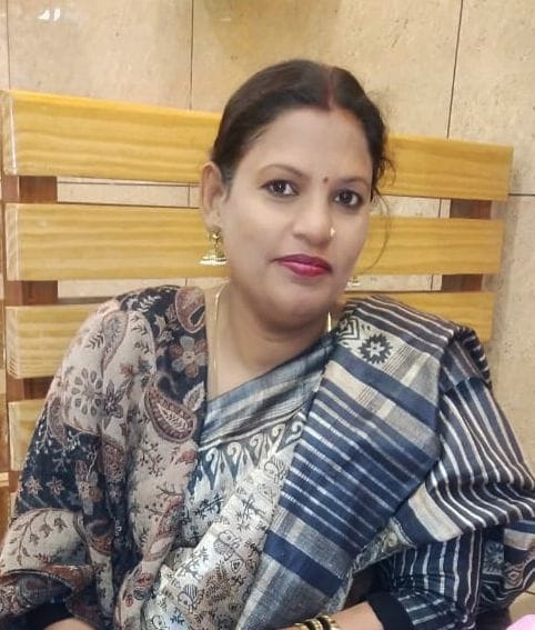 uttar pradesh gramodhyog board vice president 's wife get state teacher award
