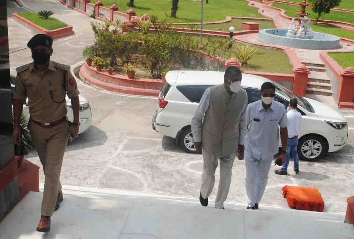 kanpur encounter latest update Judicial Commission team asked Which tree collided with the car