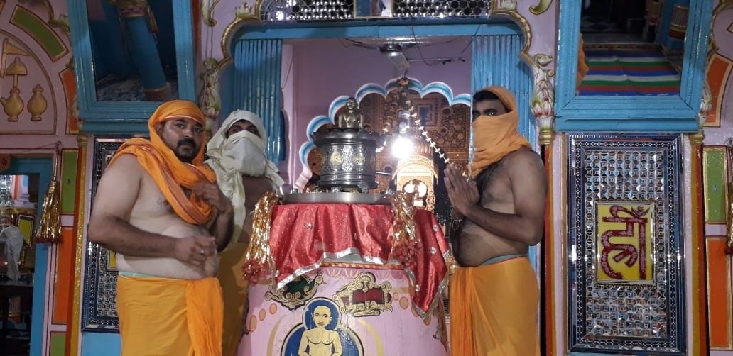festival celebrating in jain temple