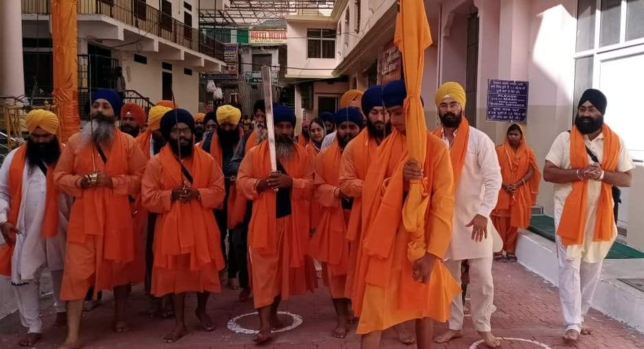 A group of 105 devotees left from Govindghat with what Nihal said