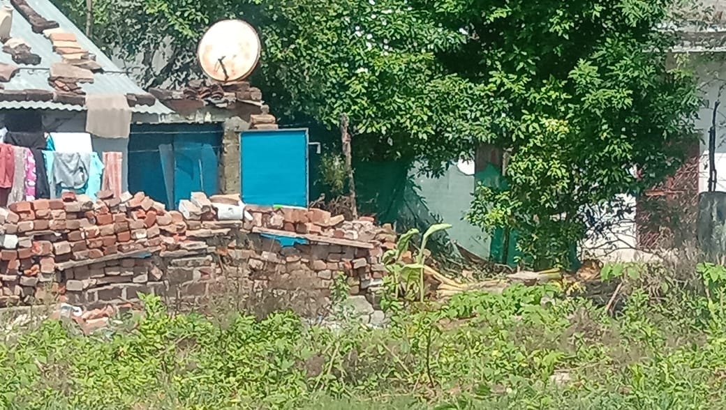 Park nirmad to damage for atikraman