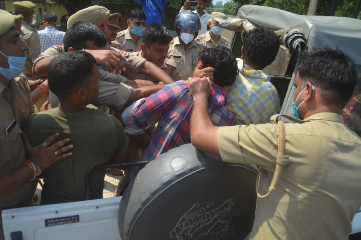 UP News: Questions have raised on police action after ruckus by villagers in Baghpat