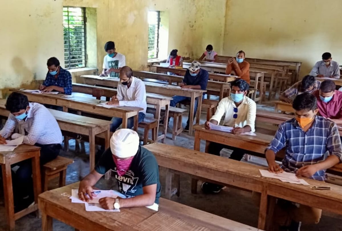 Gorakhpur University examinations started amidst social distancing