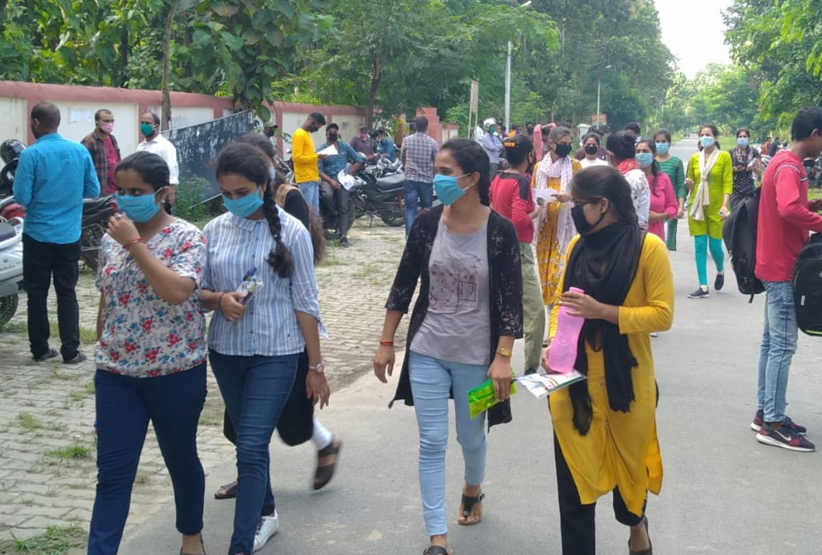 3 students were resticate in exam