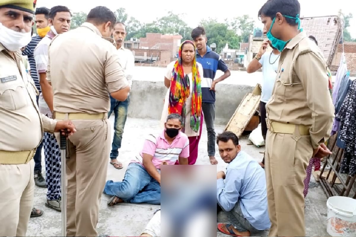 UP: Woman dies of electric current  while cleaning house roof in saharanpur District