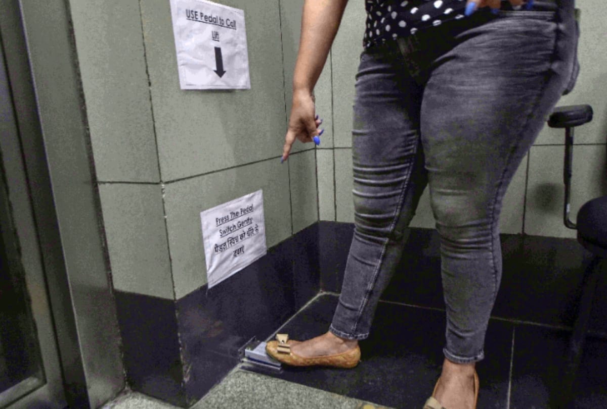 Delhi metro resume from 7 september see photos of new travel lift come from leg automatic temperature bag sanitization and other