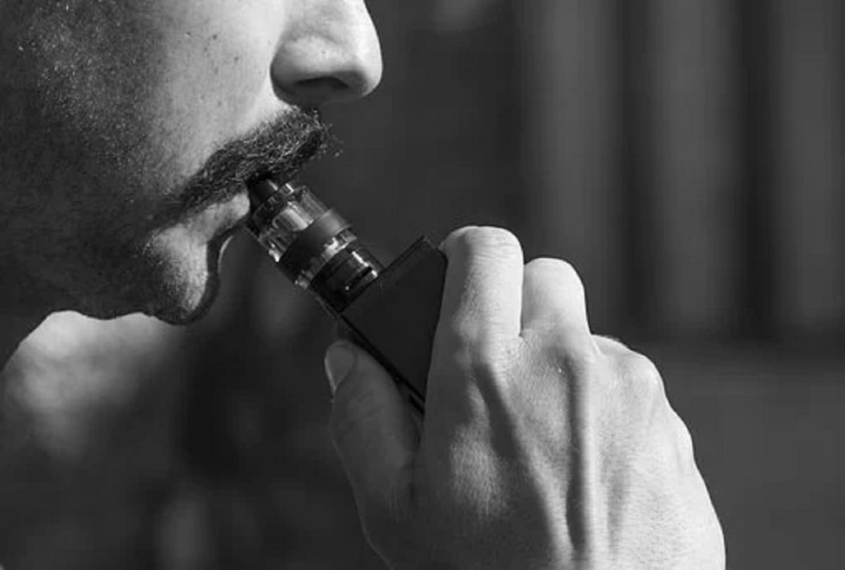 E cigarette flavourings produce toxic chemicals that cause breathing issues and other problems study warns
