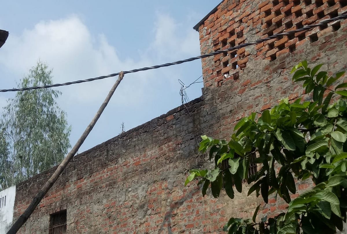 three minor girls injured due to electric current later dies in lucknow