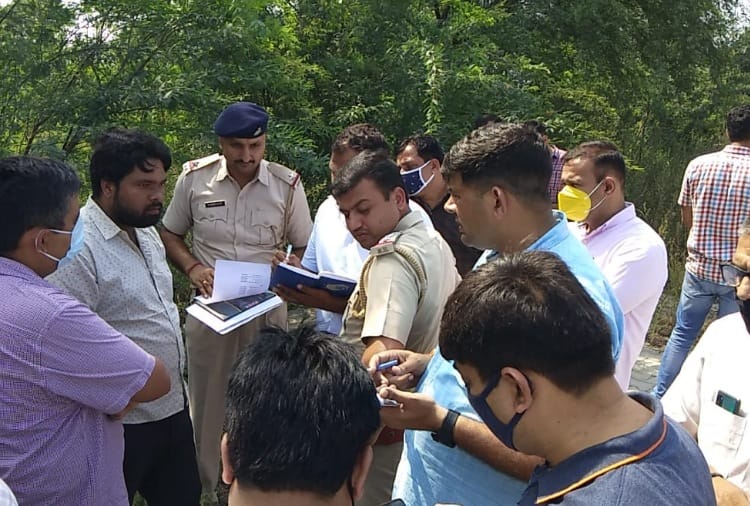 50 lakhs rupees looted from factory owner's driver in Sonipat of Haryana
