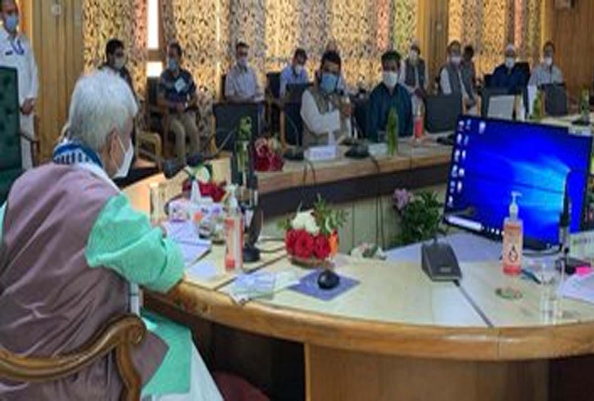 Jammu and Kashmir, Leaving helicopter Lt. Governor manoj sinha visited Pulwama by road
