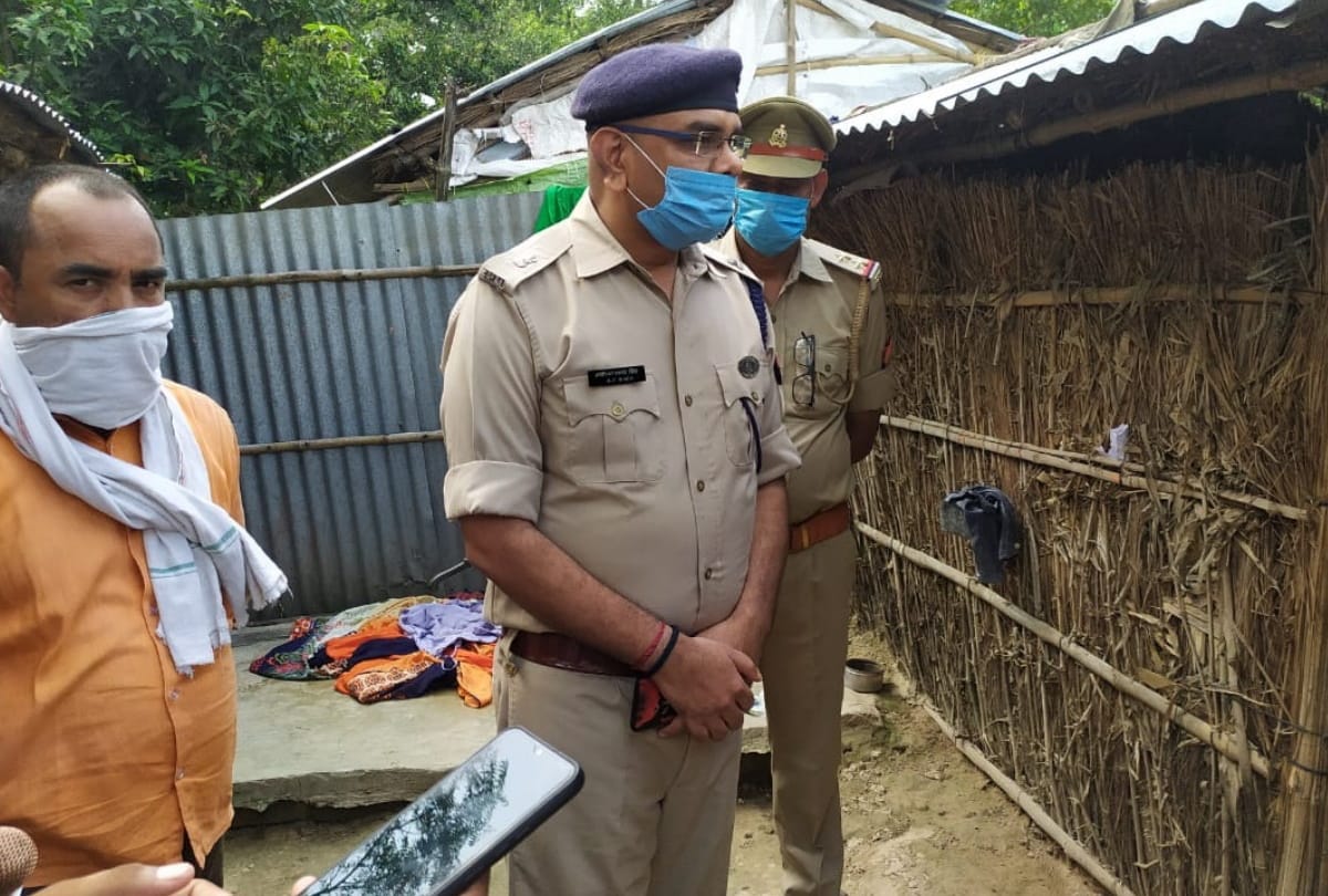 People ran away leaving woman funeral pyre after Seeing police in Kushinagar