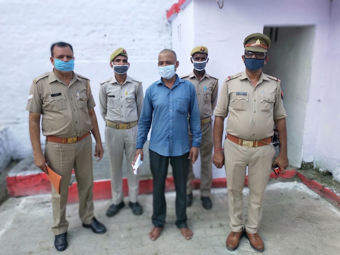 Two arrested including a prize crook of 15 thousand