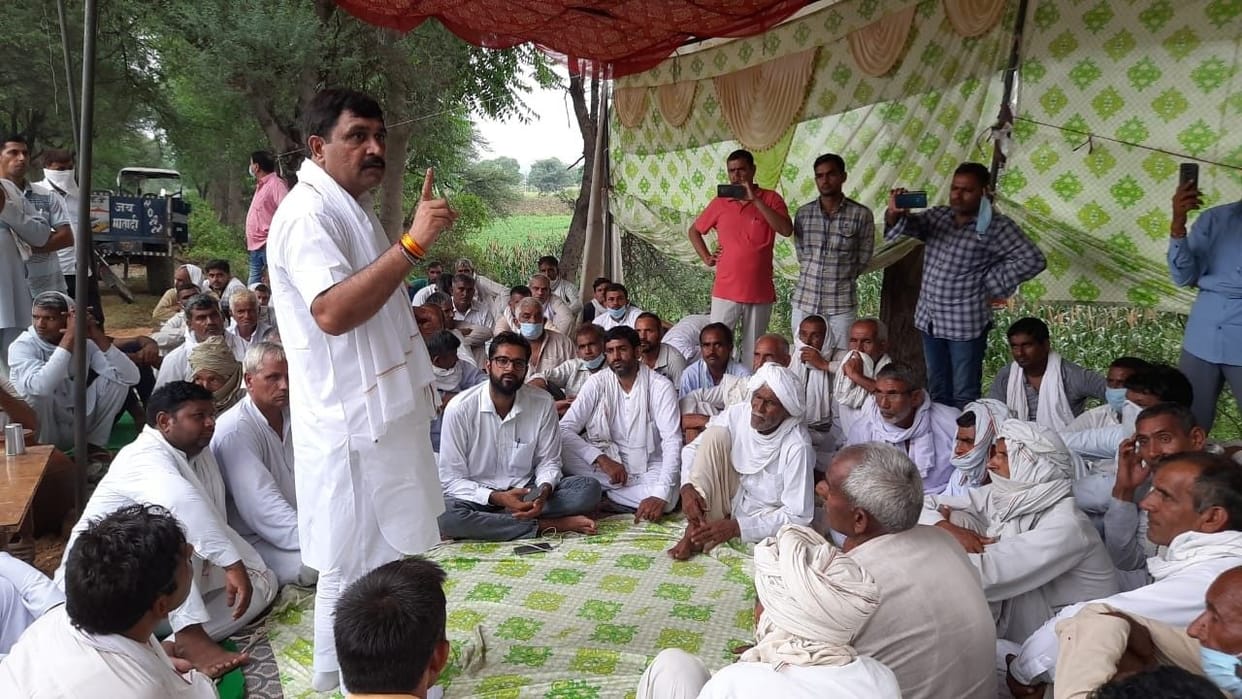 maham MLA, brefing to farmers, protest
