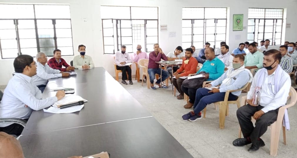 Revenue personnel should submit reports after inspecting flood affected villages Tehsildar