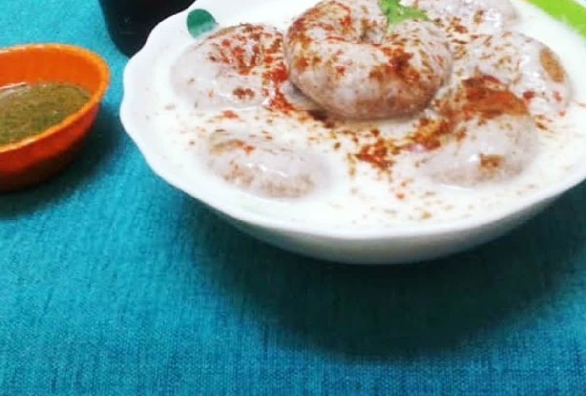kele ke dahi bhalle banane ki vidhi recipe in hindi how to make raw banaa dahi vada at home
