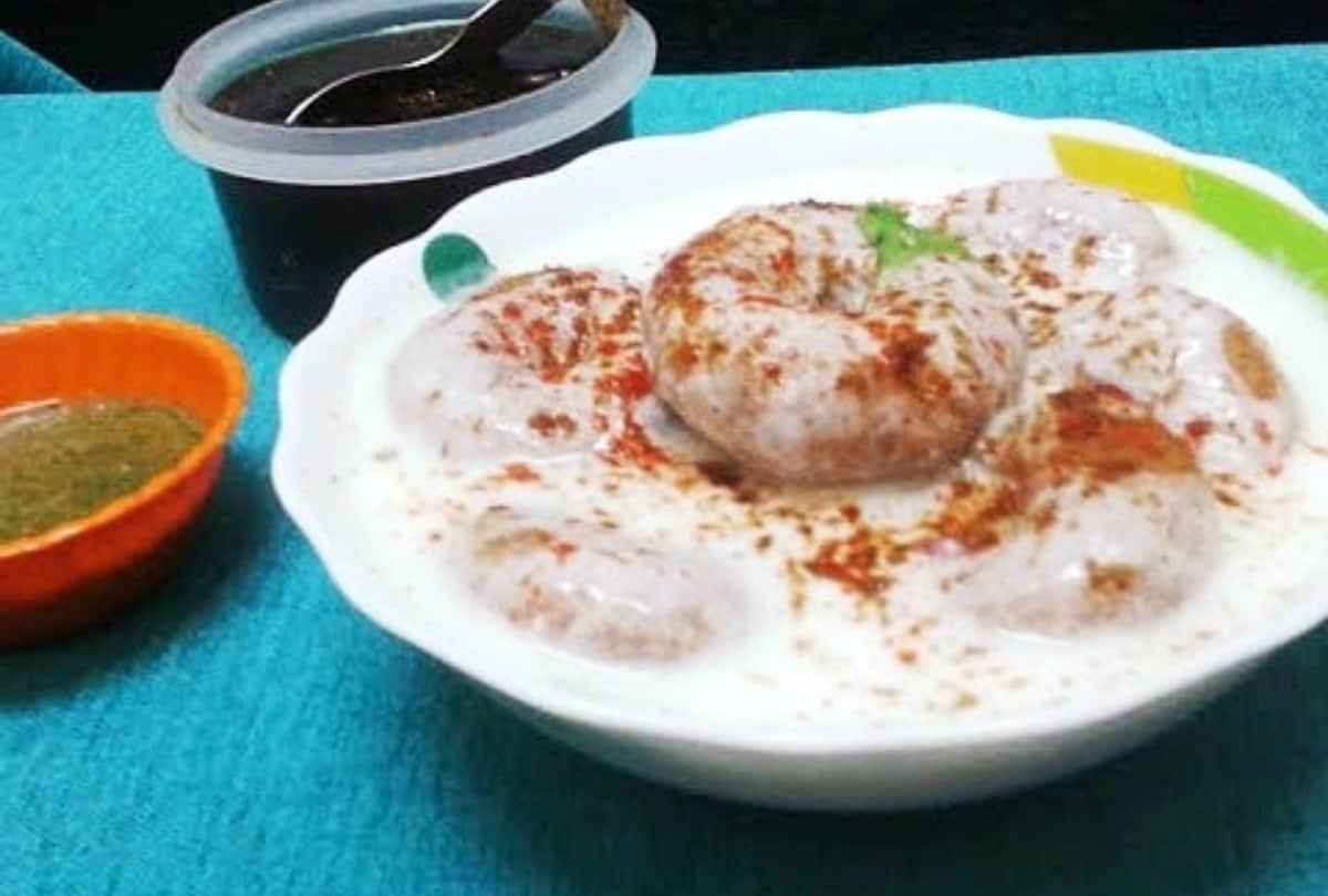 kele ke dahi bhalle banane ki vidhi recipe in hindi how to make raw banaa dahi vada at home