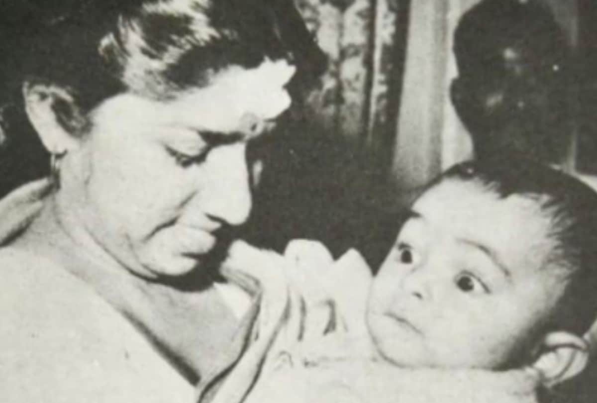 rishi kapoor birthday special here his unseen photos