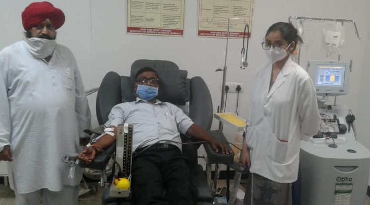 Ajay Sahu saved the life of a corona infected by donating plasma