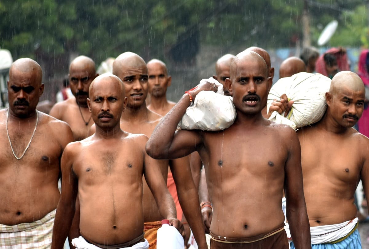 Prayagraj Sangam News: Shraddha of ancestors, Tarpan, family gathered at Pinddaan
